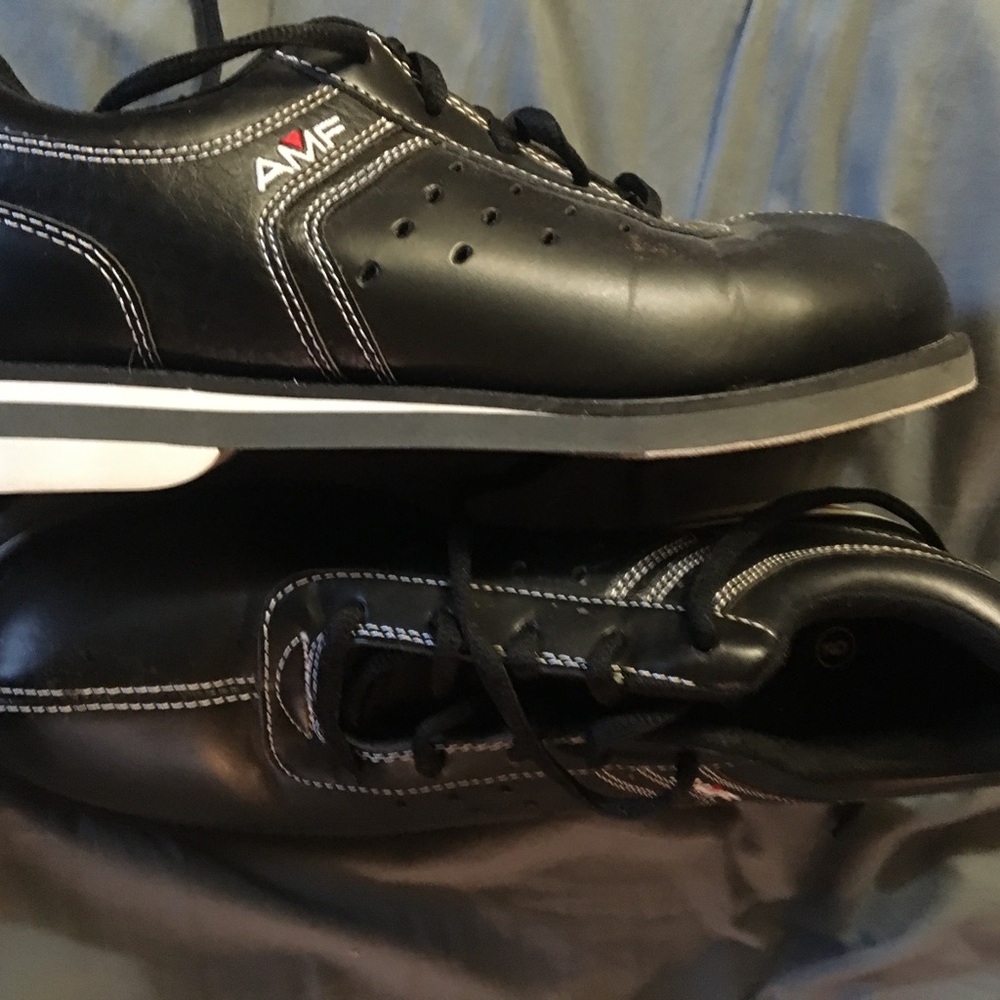 Mens bowling shoes